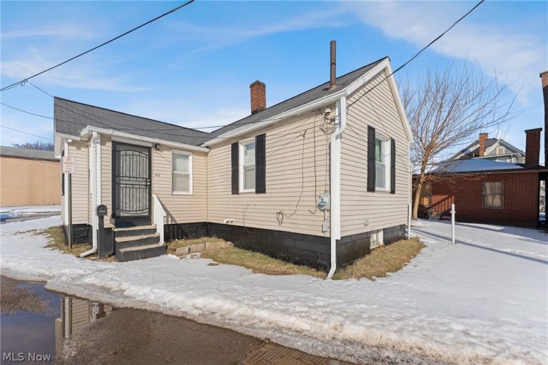 912 Essig Court, Canton, OH - Photo 2