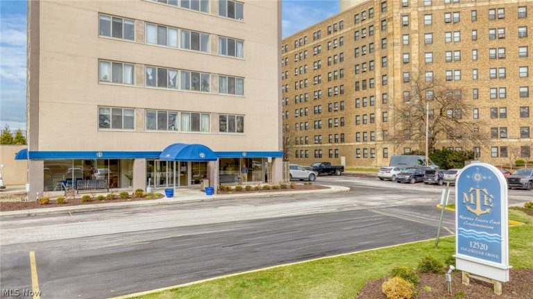 12520 Edgewater Drive #1504, Lakewood, OH, 44107