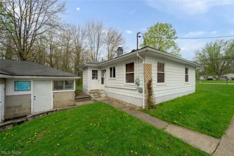 1603 Grandview Road, Lake Milton, OH - Photo 5