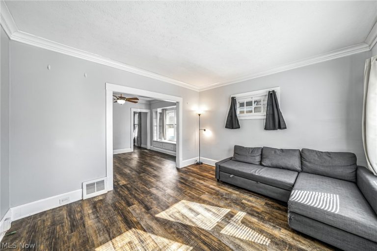 3106 Hillcrest Avenue, Cleveland, OH - Photo 5