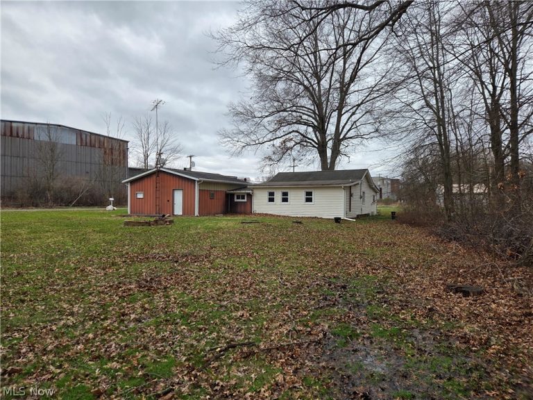 2410 Railroad Street, Newton Falls, OH - Photo 6