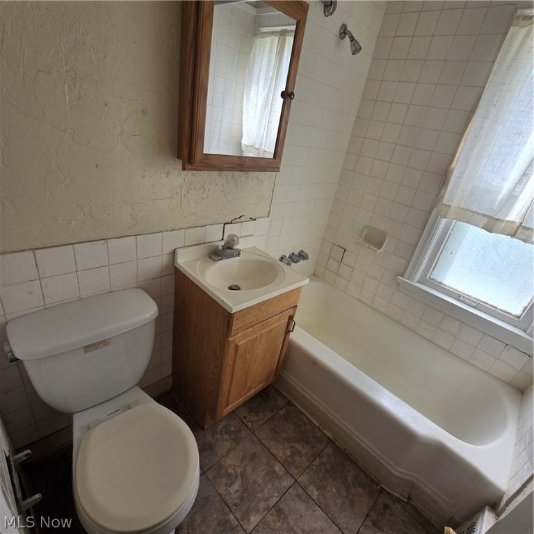 3710 Pennington Road, Shaker Heights, OH - Photo 8