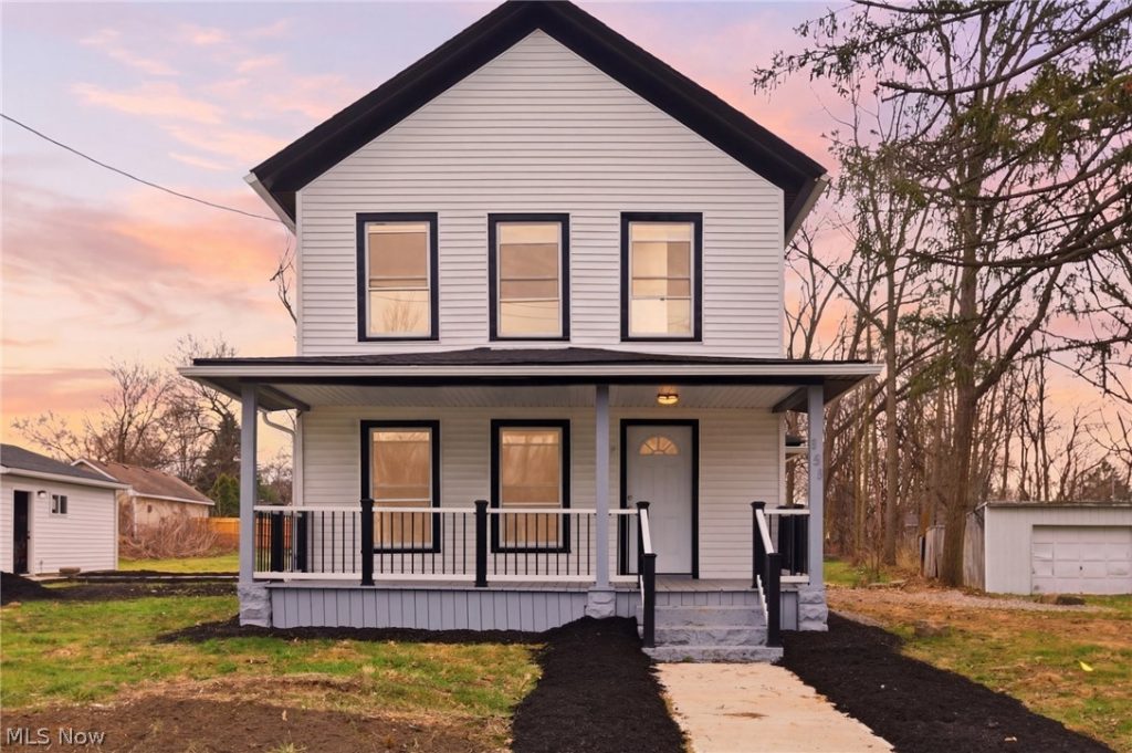 950 Park Avenue, Amherst, OH