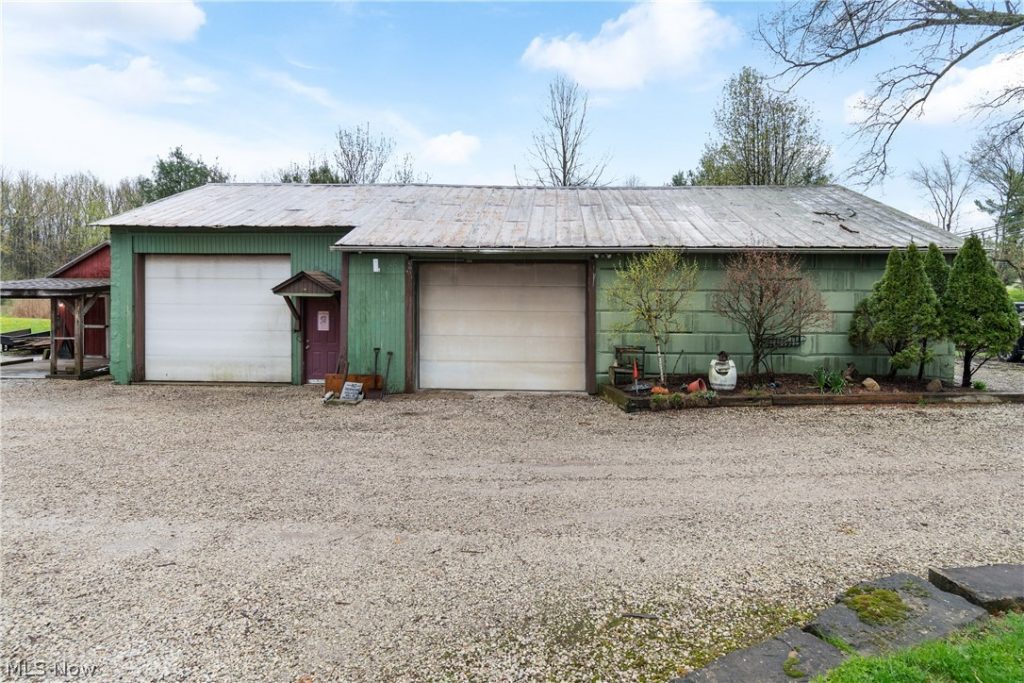 2377 Greensburg Road, North Canton, OH