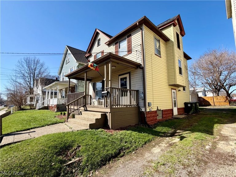 909 Clarendon Avenue, Canton, OH - Photo 3