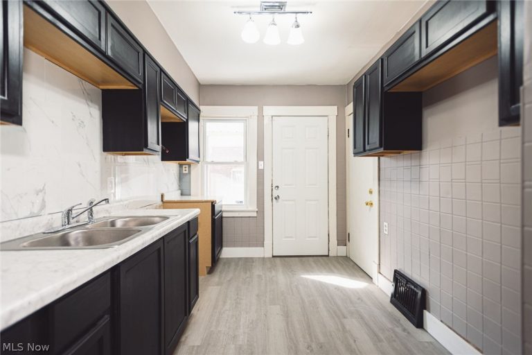 105 Manchester Avenue, Youngstown, OH - Photo 4