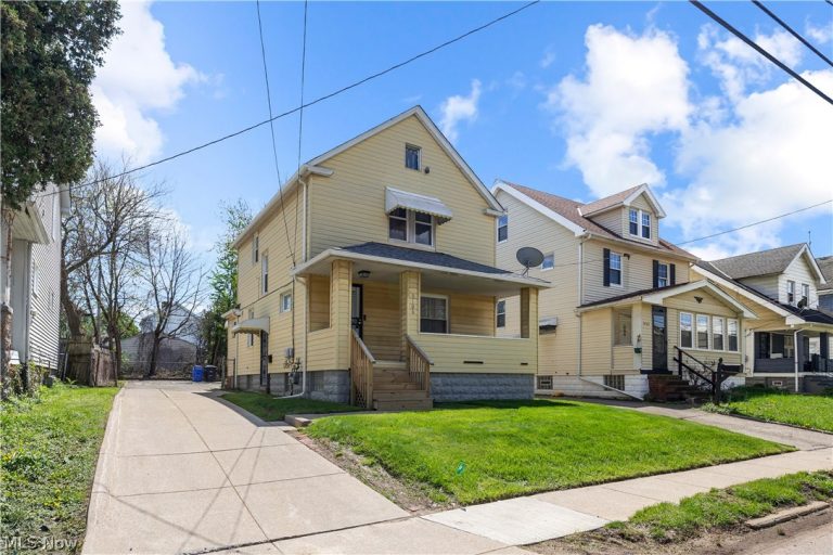 9106 Connecticut Avenue, Cleveland, OH - Photo 2