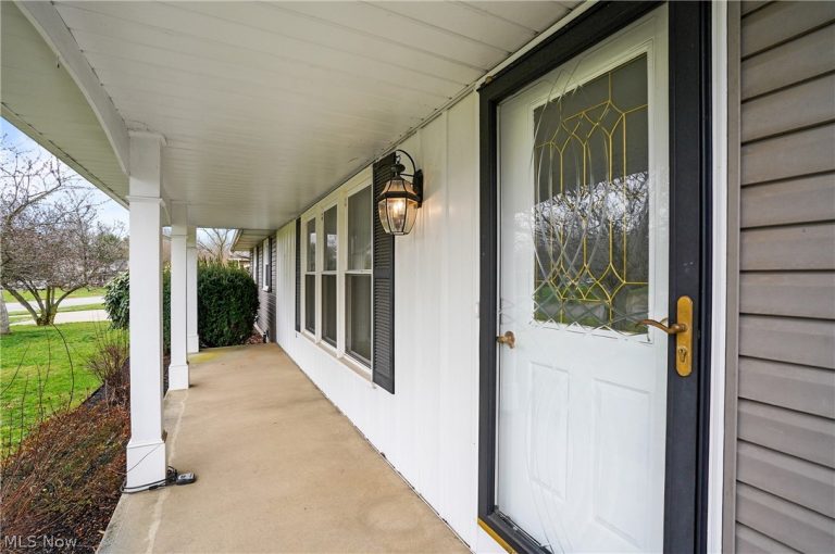 11105 Titus Avenue, Uniontown, OH - Photo 8