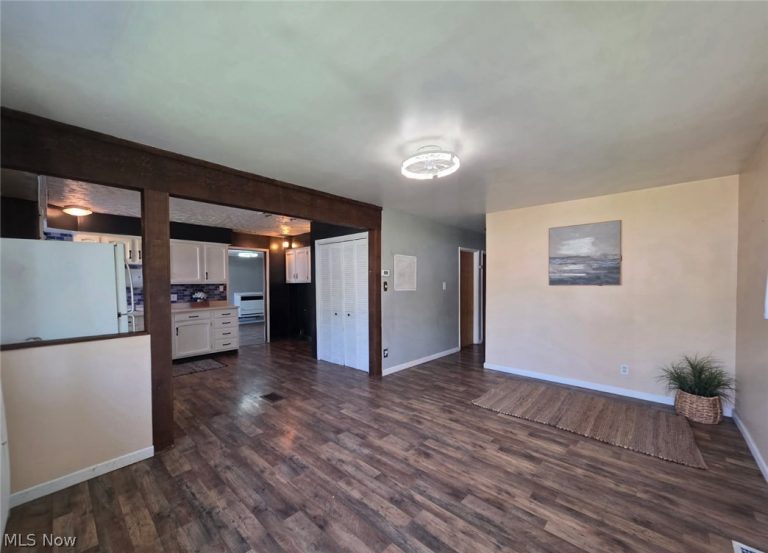 251 Beverly Avenue, Youngstown, OH - Photo 3