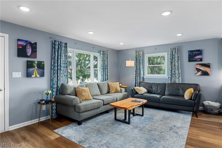 8345 Schubert Avenue, Alliance, OH - Photo 4