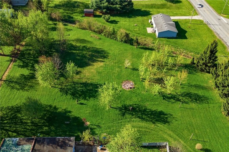 1301 Harding Way, Galion, OH - Photo 6