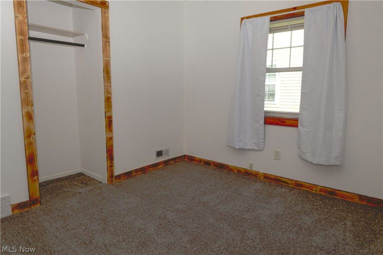 10924 Libby Avenue, Elyria, OH - Photo 6