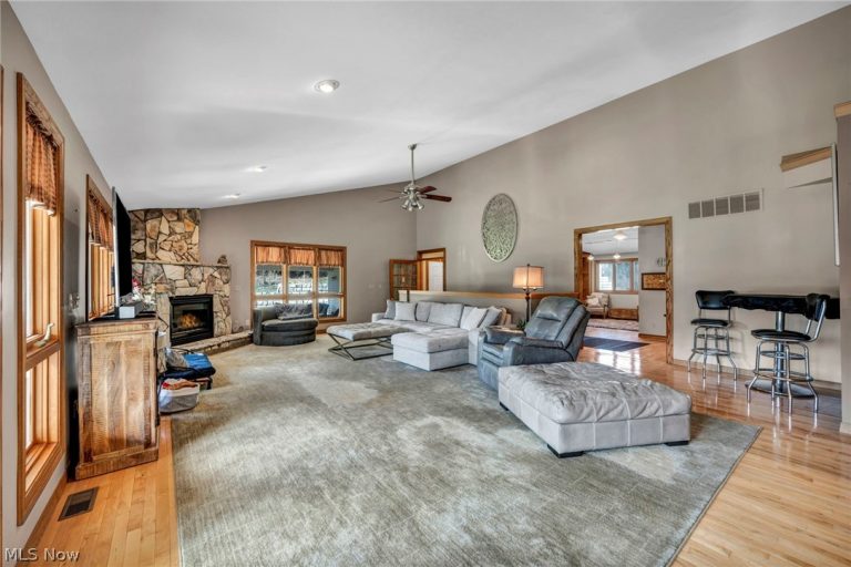 17313 Bennett Road, North Royalton, OH - Photo 8