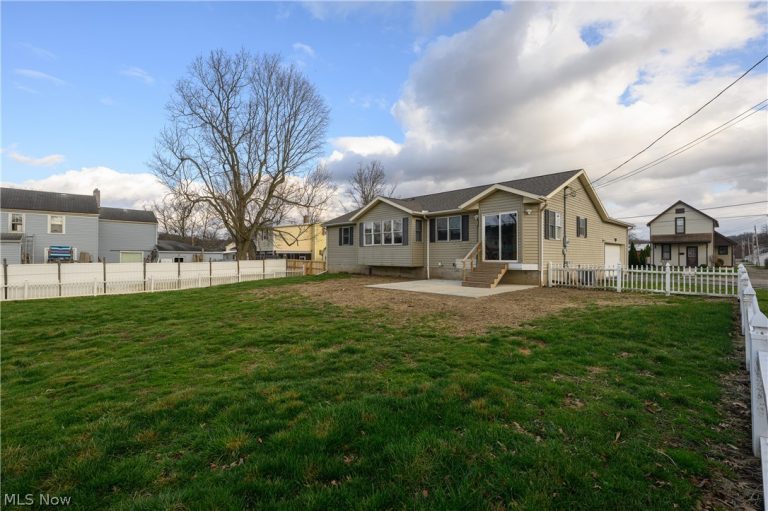 223 9th Street, Uhrichsville, OH - Photo 6