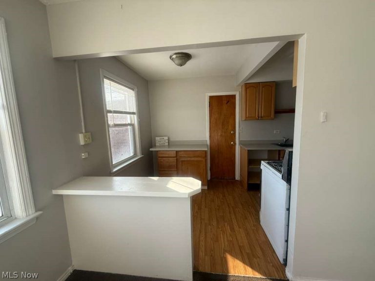 2027 Warrensville Center Road #6, South Euclid, OH - Photo 6