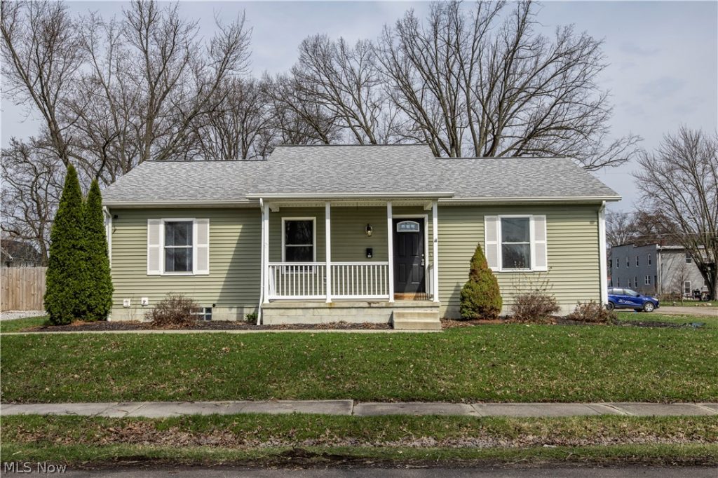195 Pennsylvania Avenue, Sebring, OH