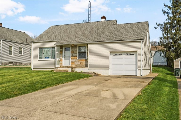 1321 Spangler Road, Canton, OH - Photo 2