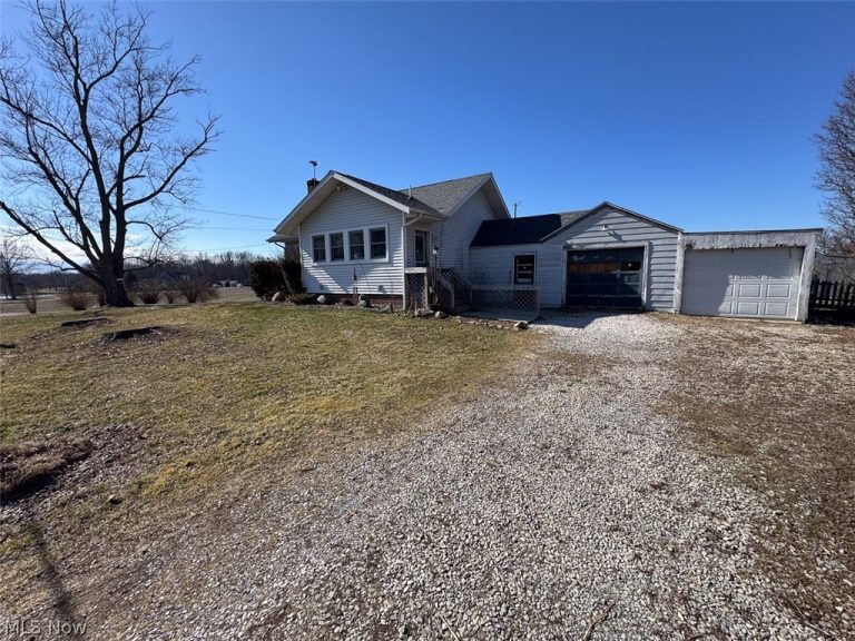 10131 Columbus Road, Louisville, OH - Photo 2