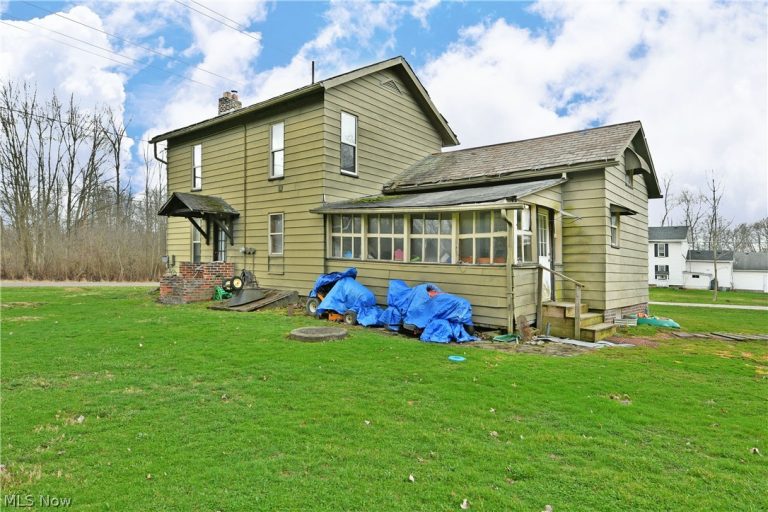 5013 King Graves Road, Vienna, OH - Photo 2