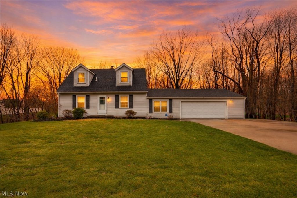 561 River Road, Munroe Falls, OH