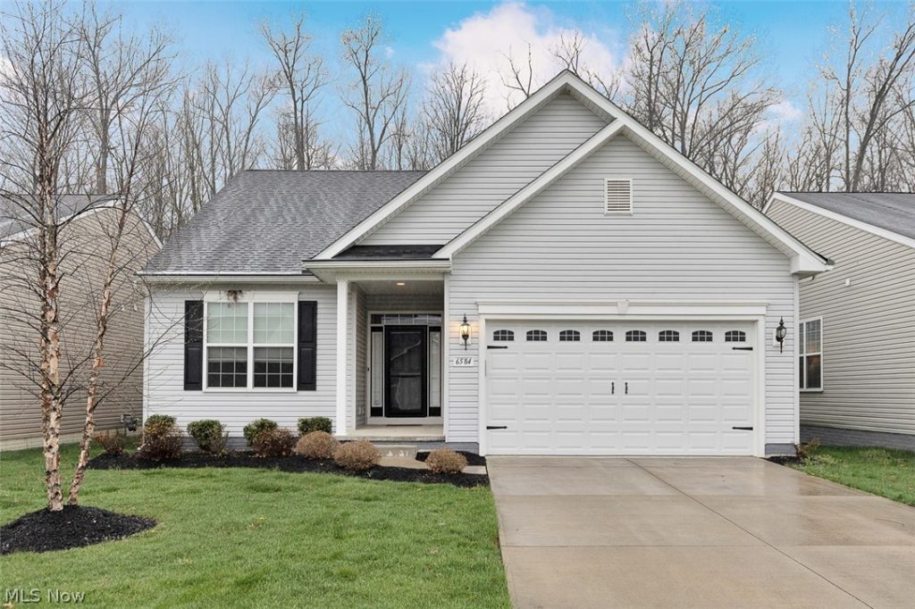 6584 Amber Way, North Ridgeville, OH