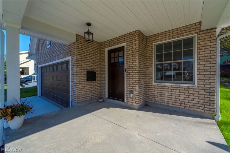 924 Greyton, Cleveland Heights, OH - Photo 2