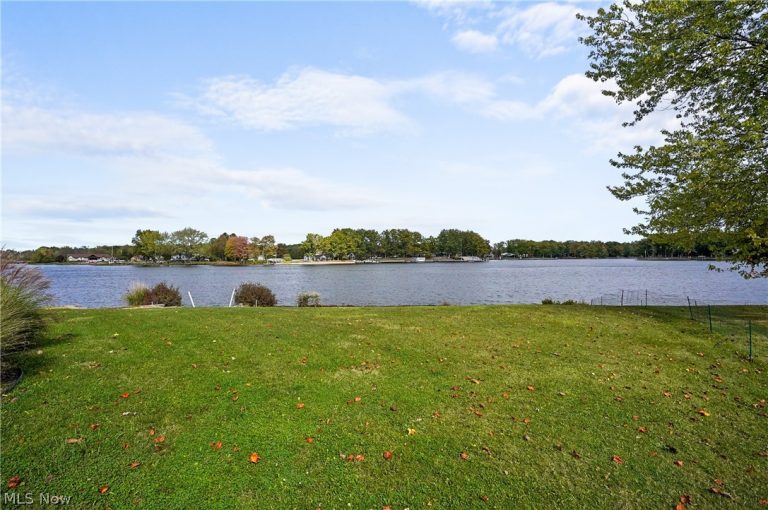 410 Geneva Point, Roaming Shores, OH - Photo 4