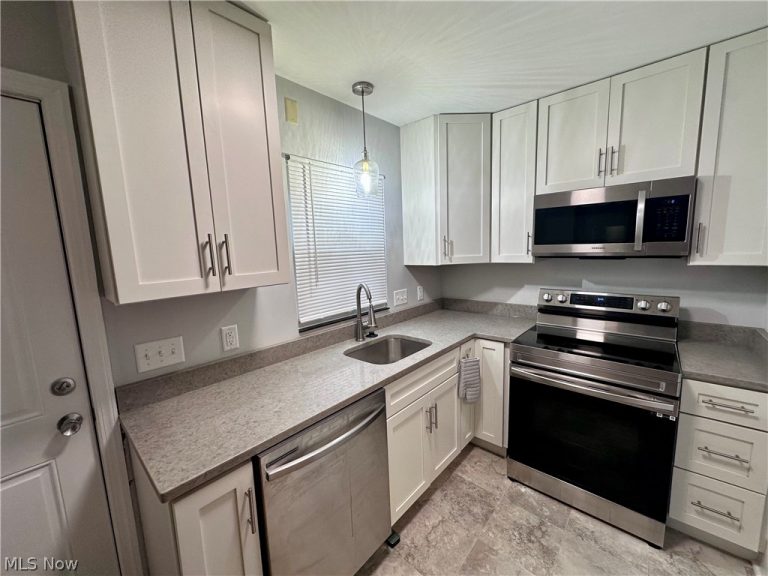 1093 Main Street, Akron, OH - Photo 3