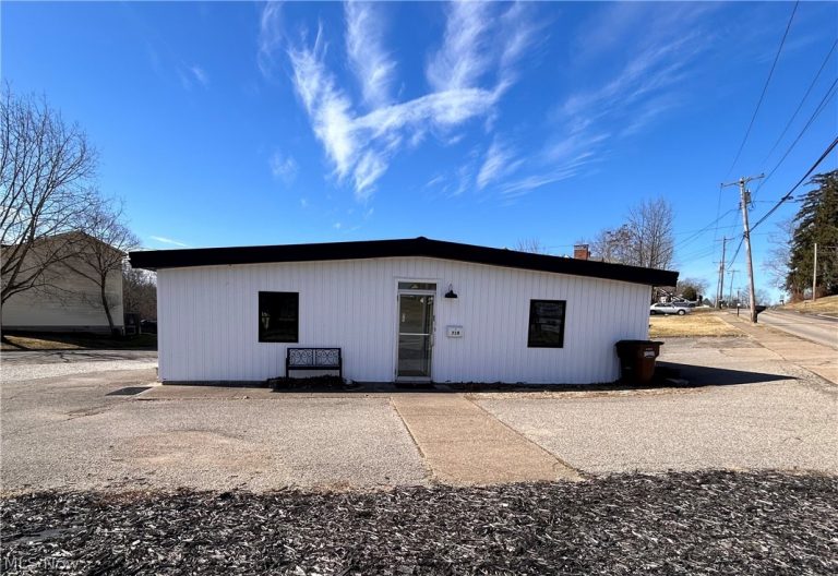 710 Lancaster Street, Marietta, OH - Photo 3
