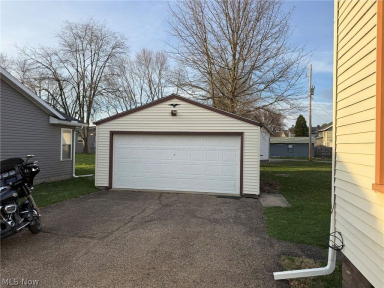 404 3rd Street, New Philadelphia, OH - Photo 2