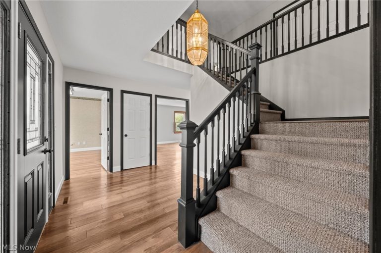 165 Valley Brook Boulevard, Hinckley, OH - Photo 2