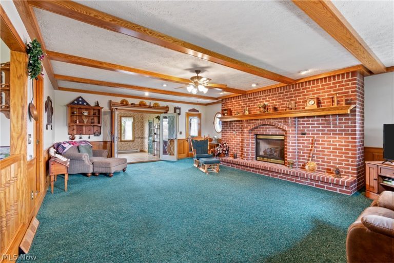 7451 Hahn Street, Louisville, OH - Photo 8