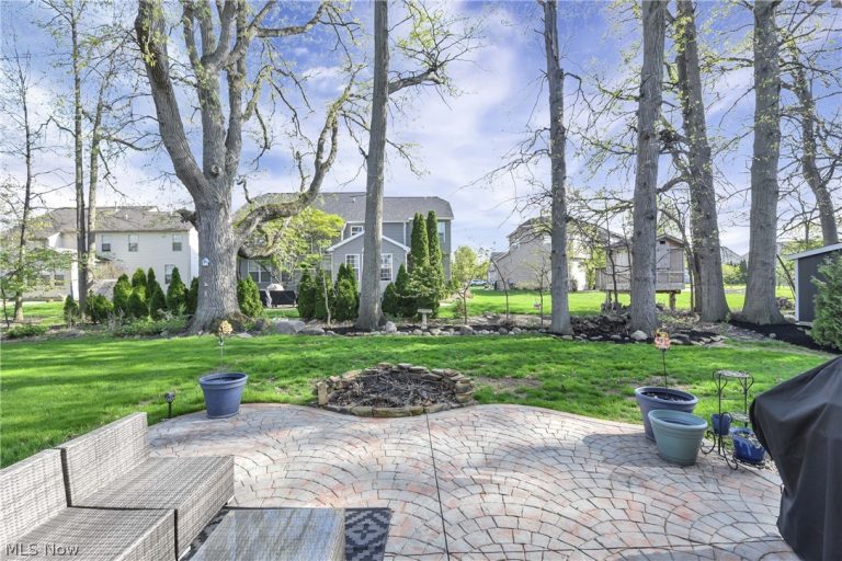 38479 Foxglen Avenue, Avon, OH - Photo 8