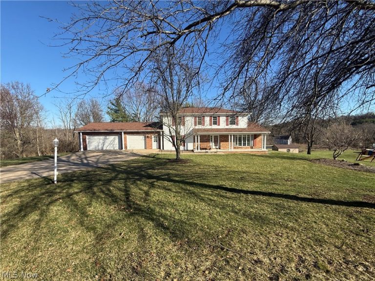 220 Barrington Ridge, New Concord, OH - Photo 2