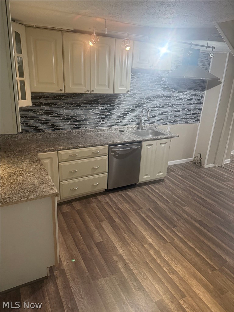 1604 Newman Avenue, Lakewood, OH - Photo 2