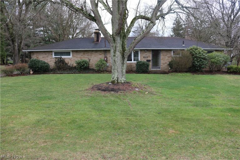3788 Carl Street, Uniontown, OH, 44685