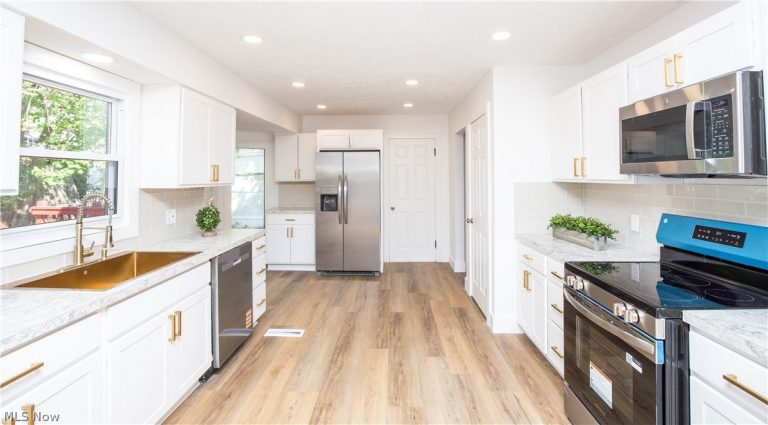 560 Mineola Avenue, Akron, OH - Photo 6