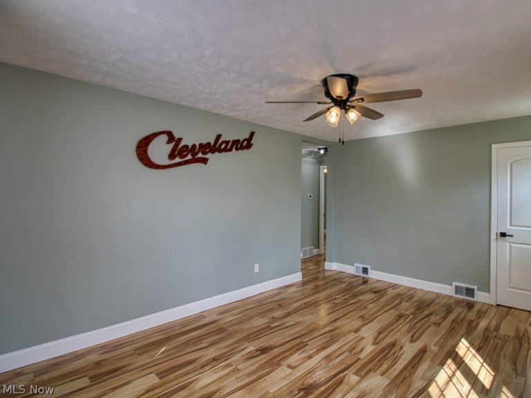 5706 Virginia Avenue, Parma, OH - Photo 4