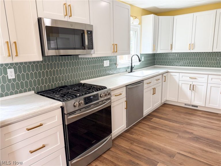412 Alexander Avenue, Lorain, OH - Photo 4