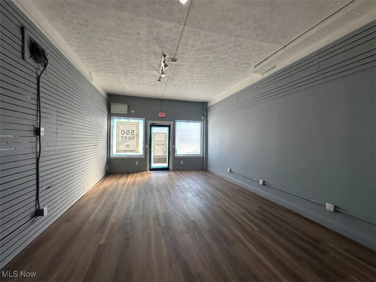 560 200th Street, Euclid, OH - Photo 3