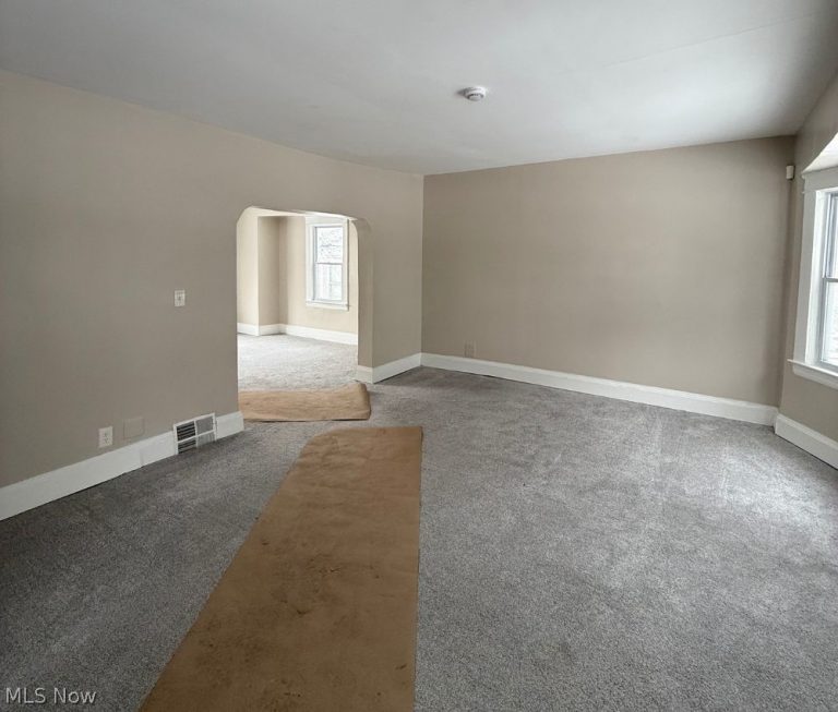 16902 Langly Avenue, Cleveland, OH - Photo 5