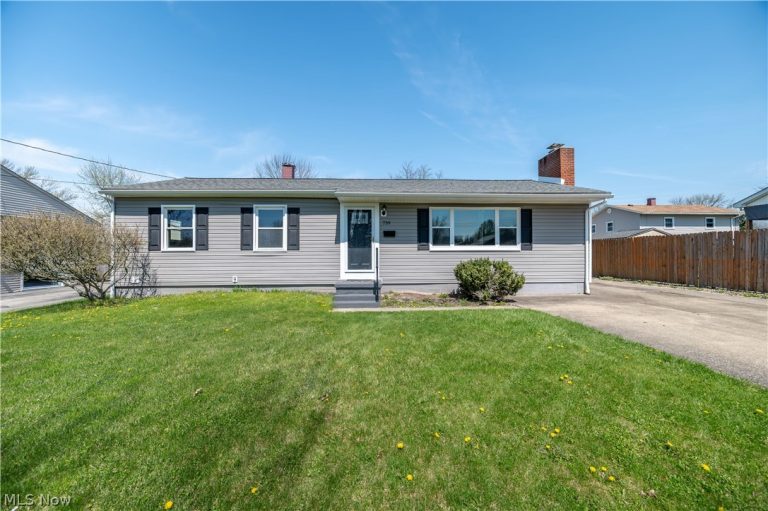 739 Notre Dame Avenue, Austintown, OH - Photo 2