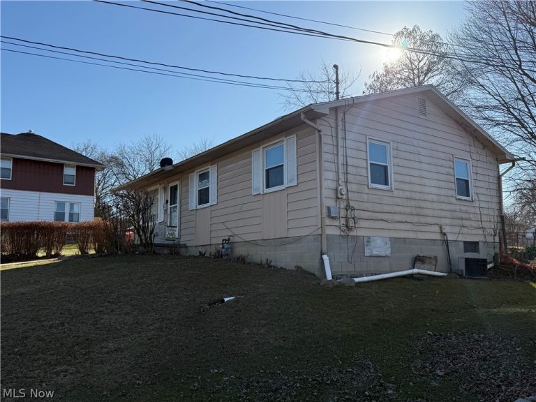 618 Hartford Avenue, Youngstown, OH - Photo 4