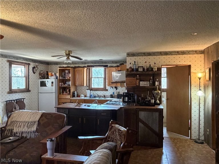 19488 Osborne Road, Salesville, OH - Photo 2