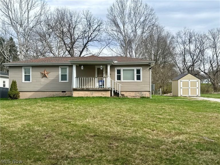 2375 Elizabeth Pike, Mineral Wells, WV - Photo 2