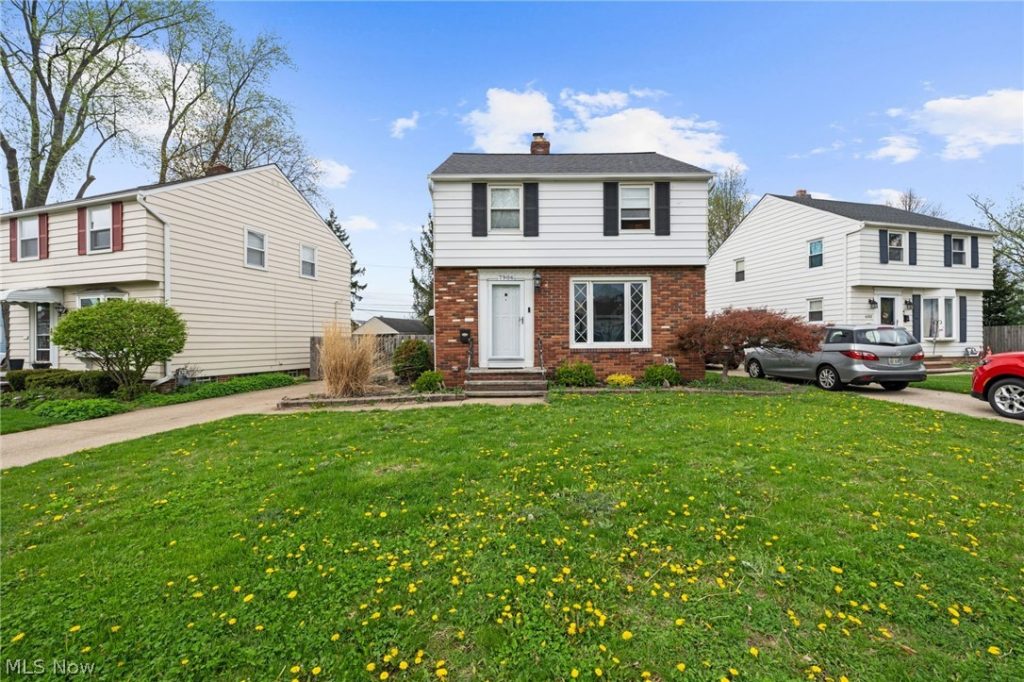 7906 Kenton Avenue, Parma, OH