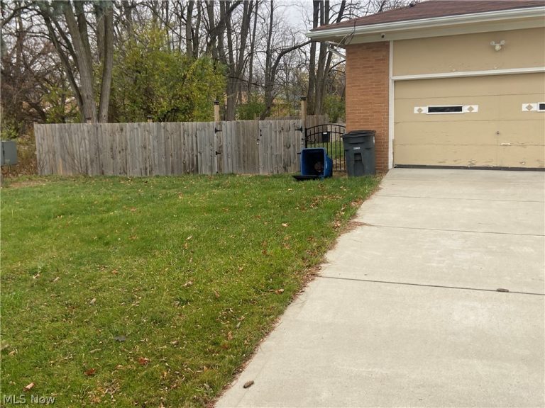 16307 Highview Drive, Cleveland, OH - Photo 3