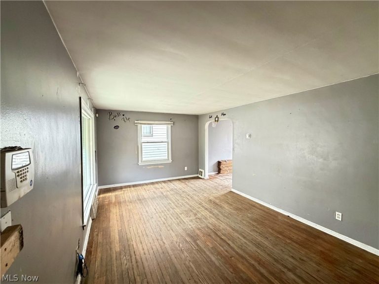 12402 Imperial Avenue, Cleveland, OH - Photo 4