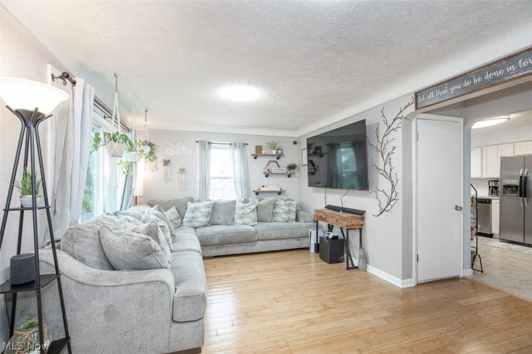 370 Taft Avenue, Bedford, OH - Photo 3