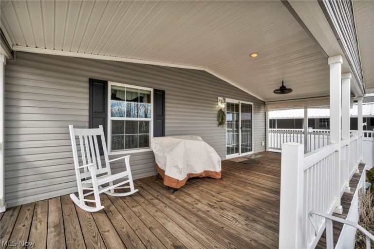 378 Pin Oak, Elyria, OH - Photo 3